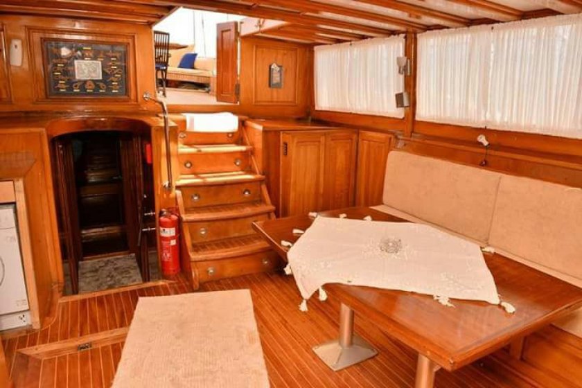 turkey-sailing-gulet-beycan-efe-hall