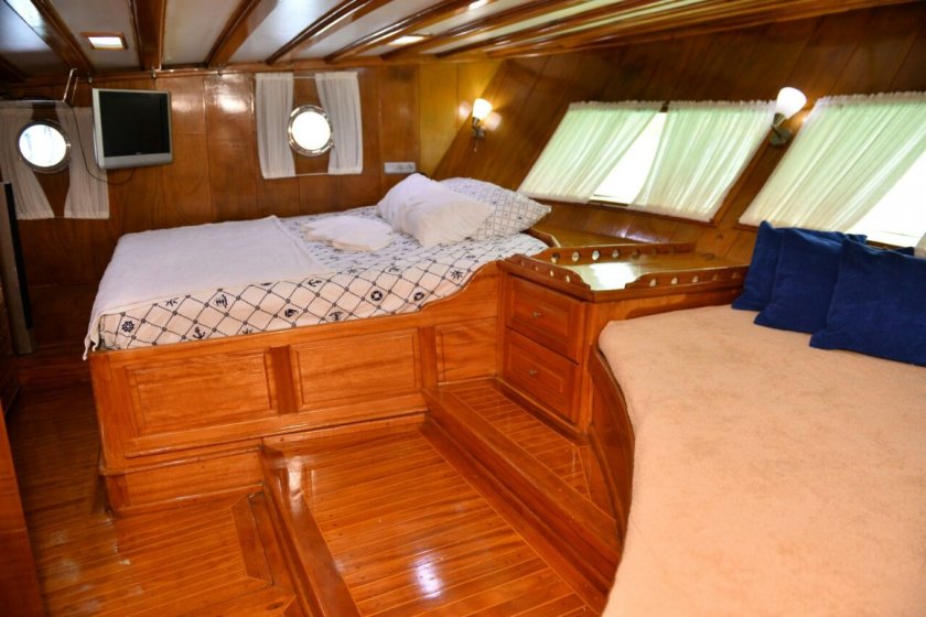 sailing-turkey-yacht-cabin